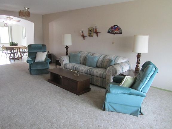 3rd image of 13019 W Whispering Oaks Dr