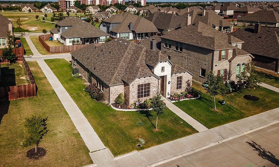 1st image of 1716 Vista Way