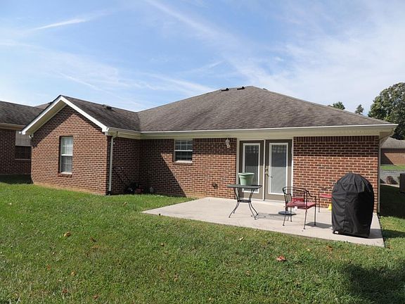 2nd image of 255 Crockett Dr