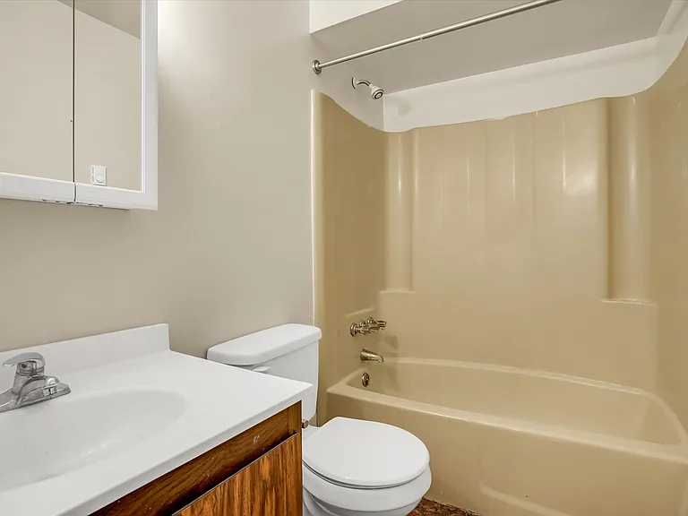 Beaver Creek Village Apartments — Photo 43