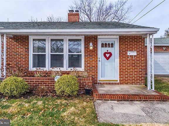 3rd image of 23 Grace Ave