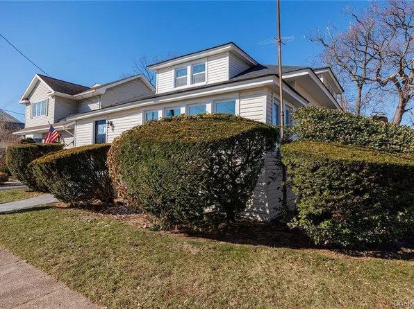 33 Marshall Avenue, Lynbrook, NY 11563