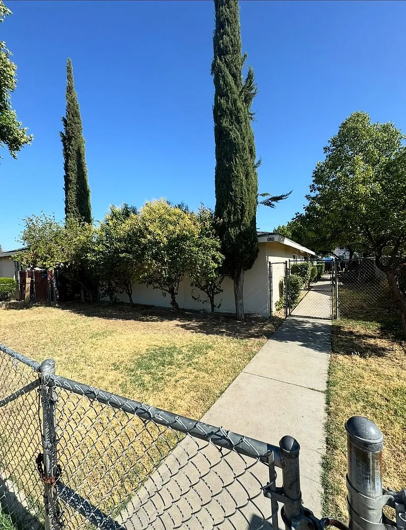 3530 E Iowa Ave — Photo 2