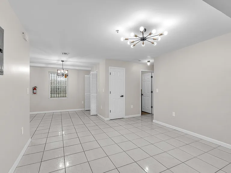 15-17 Wharton St #1 — Photo 4