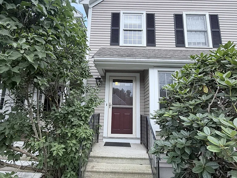 131 Bellwood Cir #131 — Photo 1