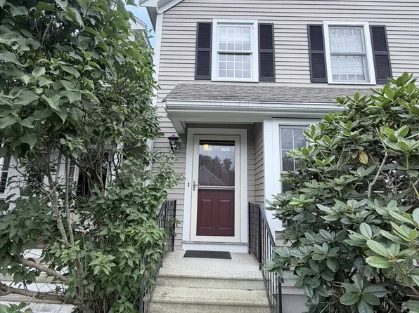 131 Bellwood Cir, Bellingham, MA