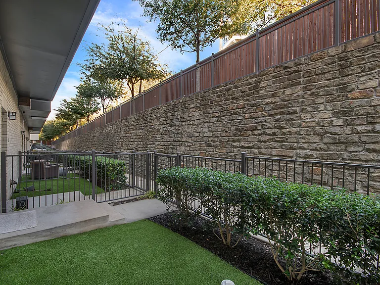 5613 Belmont Ave #TOWNHOUSE — Photo 3
