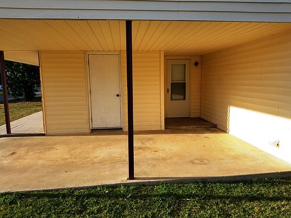 4th image of 1712 Sherry Ln