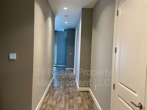 4th image of 1211 Caroline St #1108
