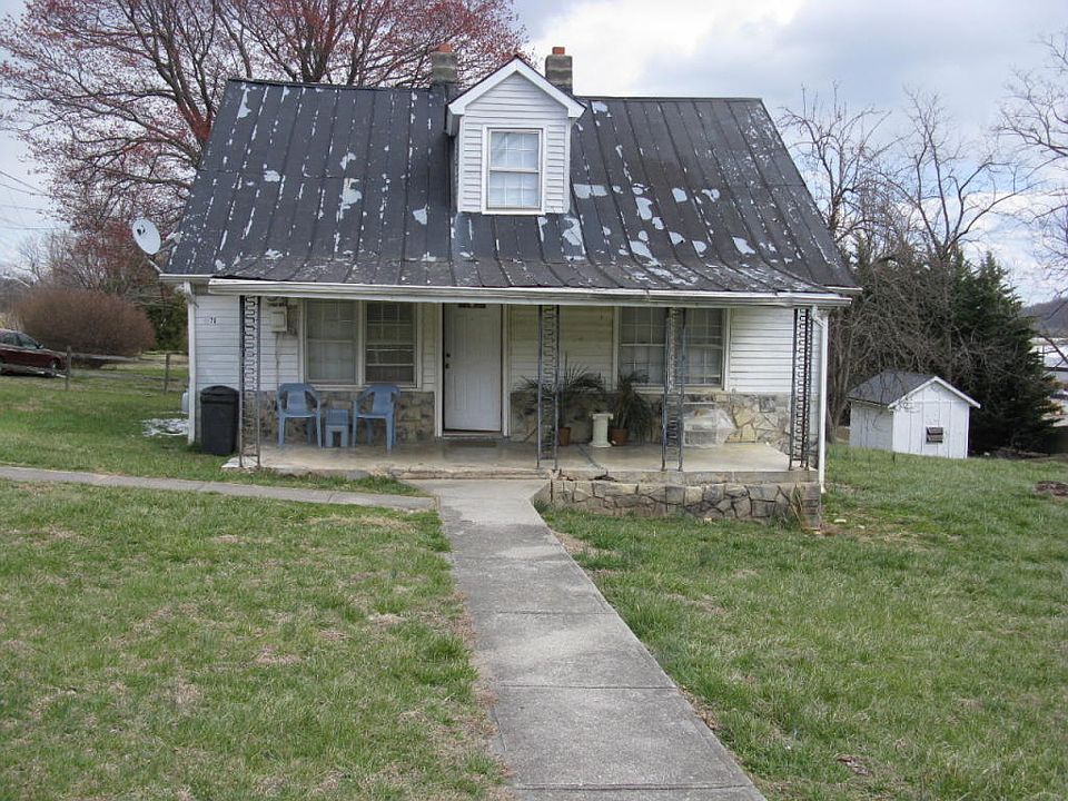 1st image of 70 Trail Dr