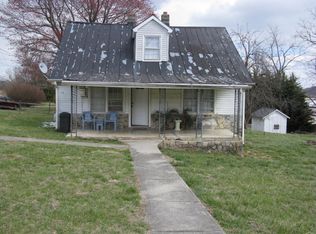 70 Trail Dr, Rocky Mount, VA 24151