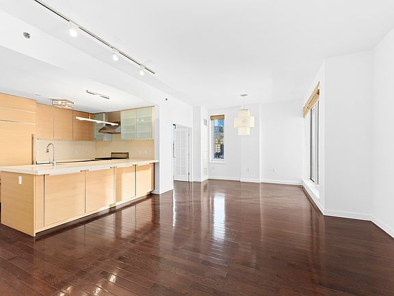4th image of 462 W 58th St APT 8B