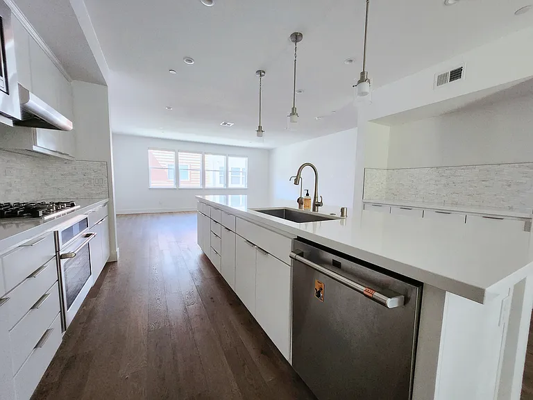 3032 Lamory Pl — Photo 5