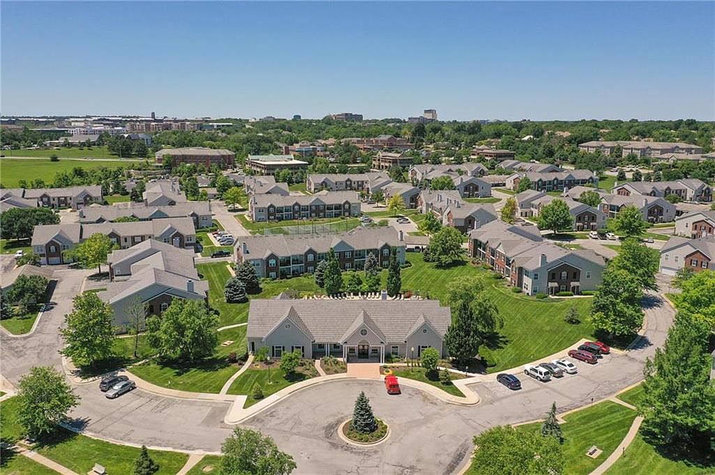11612 Tomahawk Creek Pkwy, Leawood, KS 66211 Zillow