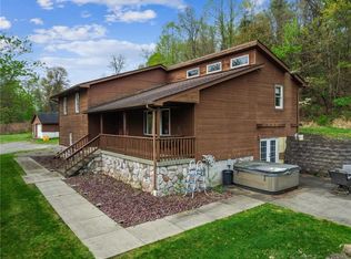 6 Elizabeth Ter, Jeannette, PA 15644