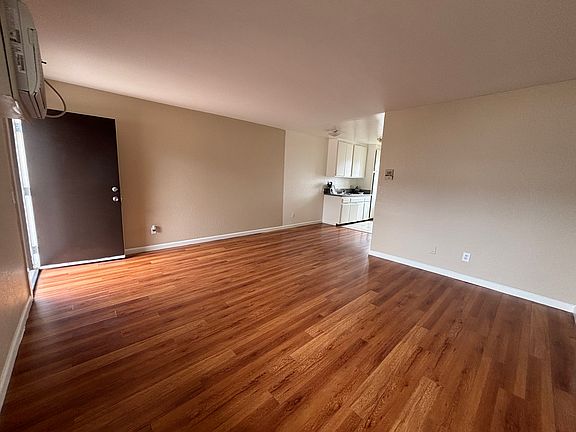 2nd image of 14601 Vanowen St APT 15