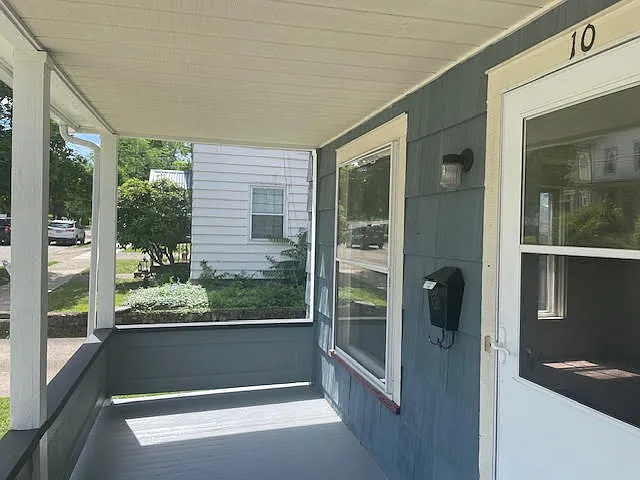 3 bed, 1500 sqft, $950 — Photo 2
