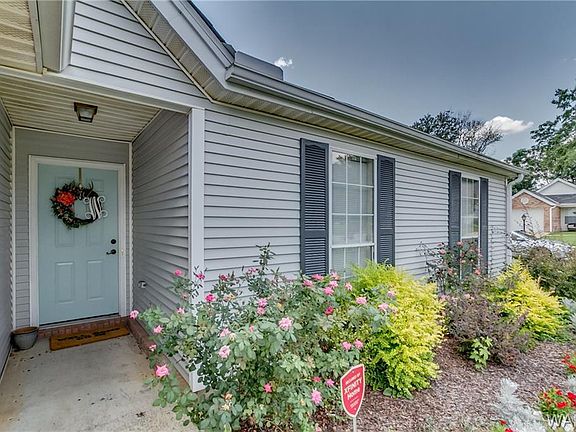 2nd image of 1109 Mockingbird Ln