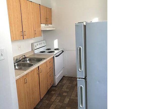 5th image of 1320 Academy Ave APT B