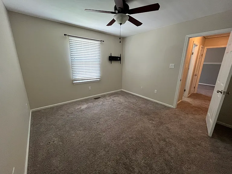 417 Bryan Ct — Photo 11