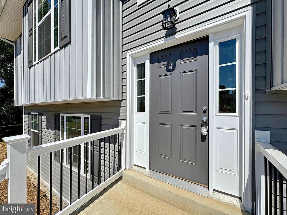 1st image of 9420 Fendall Ln