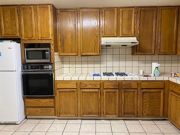 4th image of 473 31st Ave