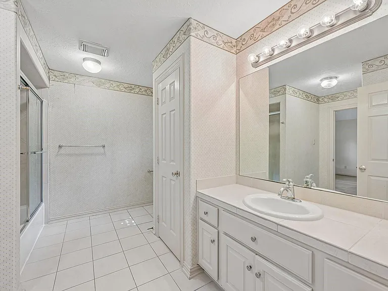 1611 Copperas Cv — Photo 29