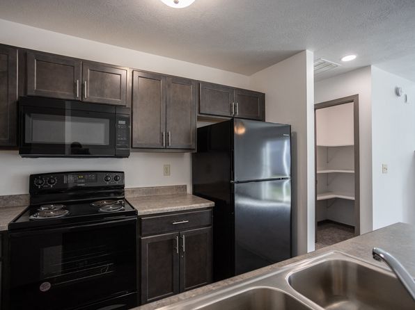 Creekside Commons | 644 Willow St W, Harrisburg, SD