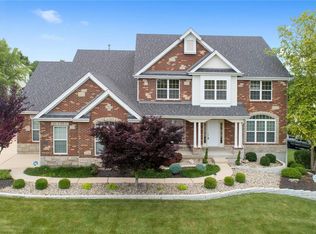 9276 Caddyshack Cir, Saint Louis, MO 63127