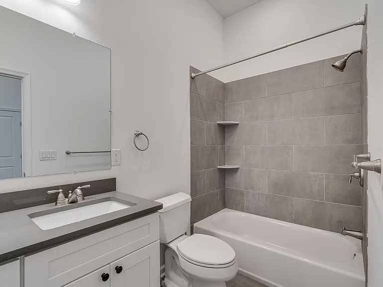 2737 Cambridge St — Photo 18