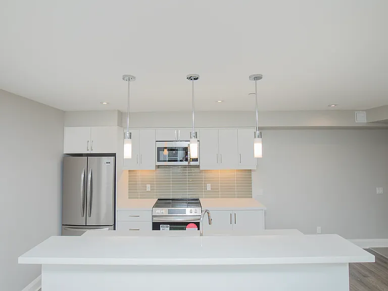 806 Kennedy Rd — Photo 17