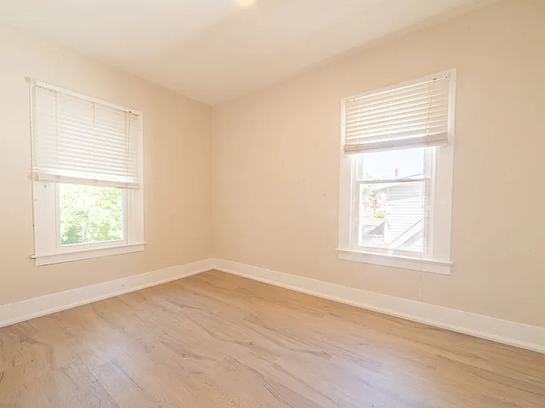 730 E Montrose St — Photo 1