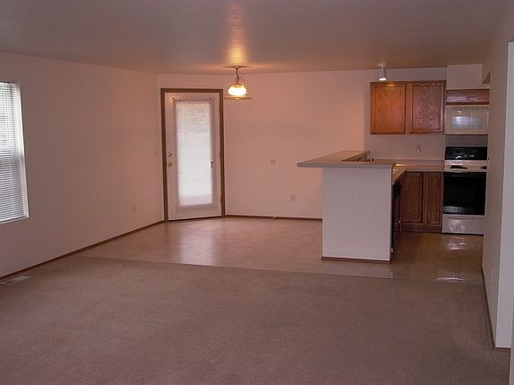 4th image of 9320 Fairhill Dr NE #A