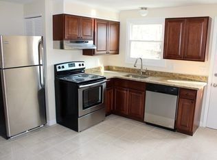 346 Brown St APT 1L, Attleboro, MA 02703