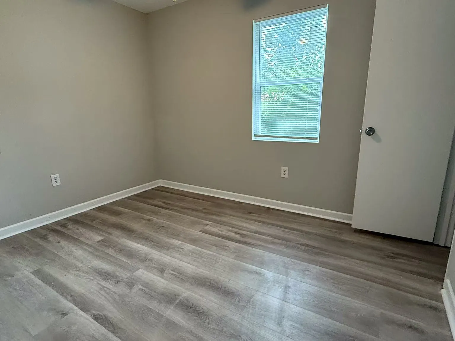 3626 Cameron Dr — Photo 4