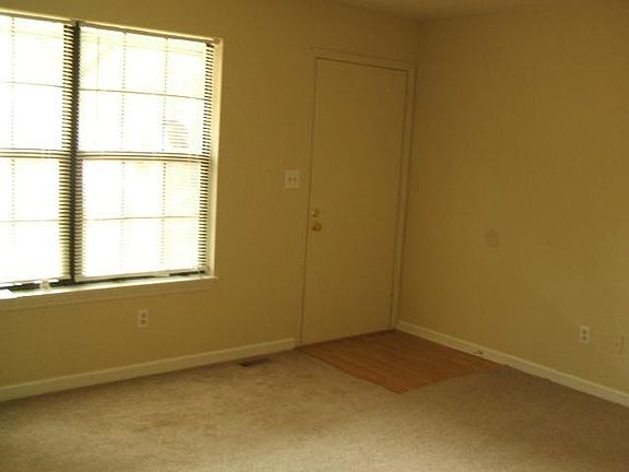 5th image of 3019 Pawnee Dr