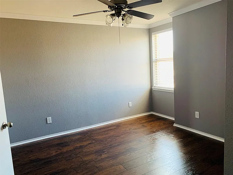 2304 Aldergate Dr — Photo 10