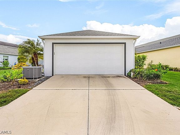 4th image of 12582 Shimmering Oak Cir