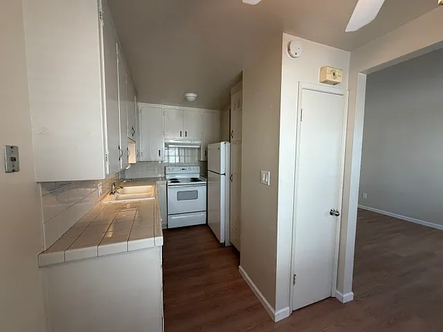 218 College Ave #13 — Photo 6