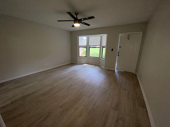 5th image of 4120 Maine St APT 8