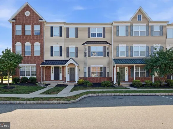 2077 Morgan Hill Dr #M31, Pennsburg, PA 18073