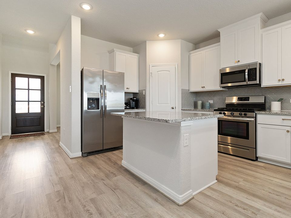 Hunters Ranch Model - Polk - Kitchen