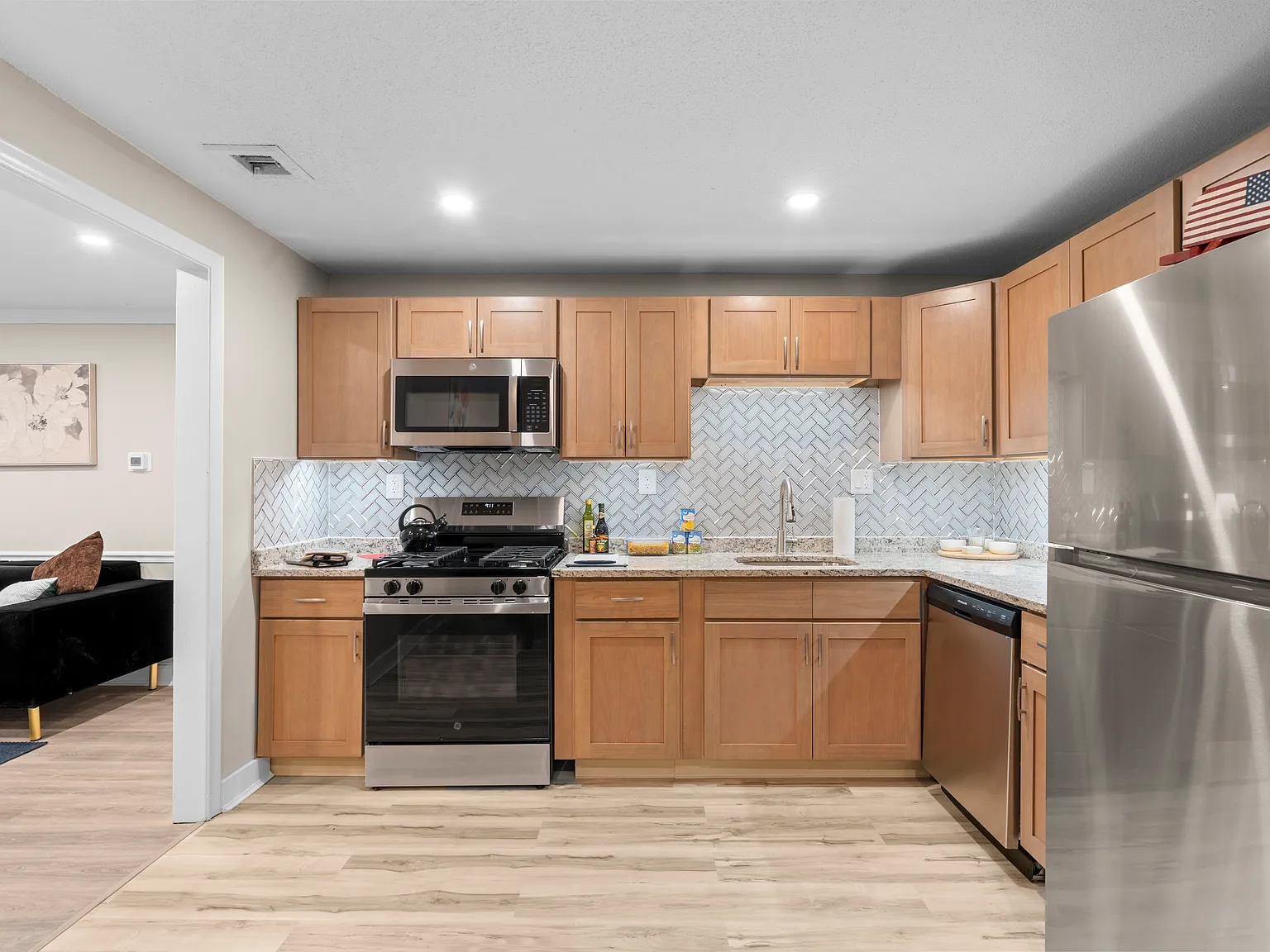 3 bed, 1273 sqft, $2,385 — Photo 1