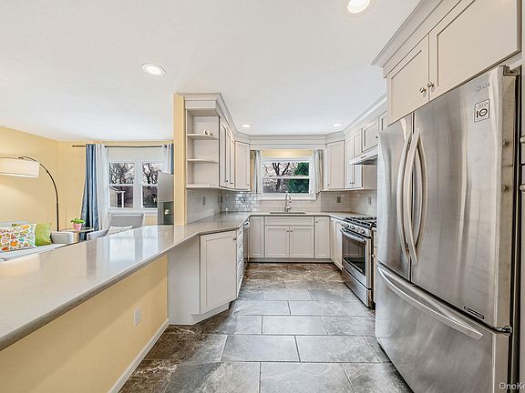 5th image of 1663 Claas Avenue