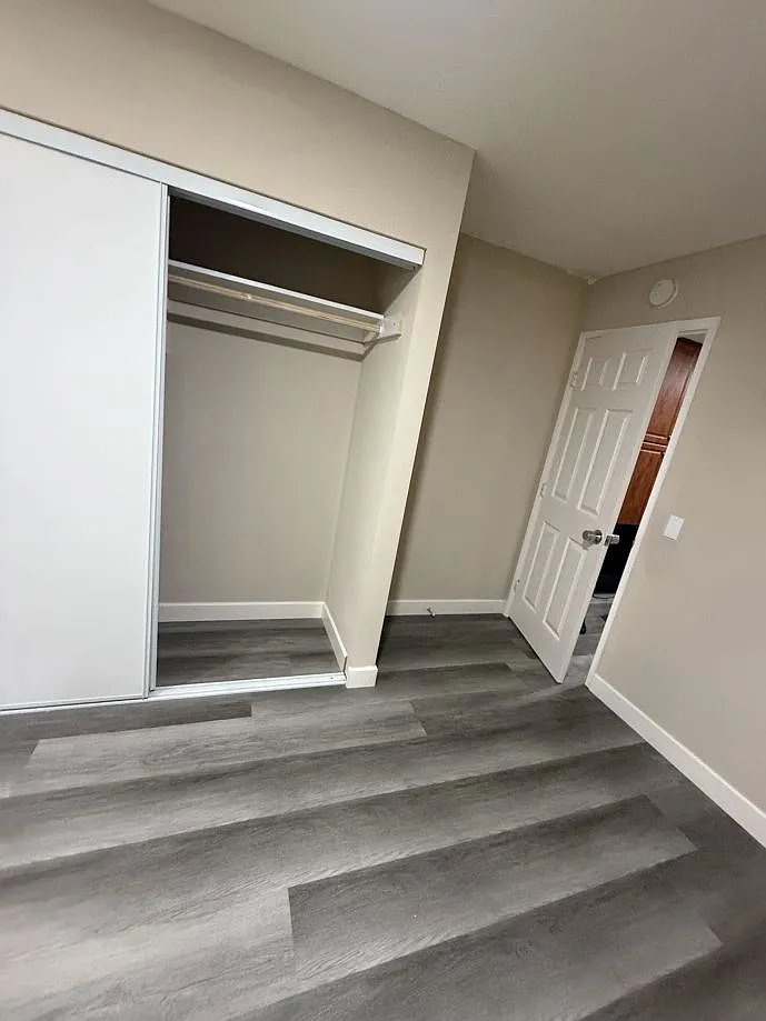 7 bed, 2138 sqft, $1,700 — Photo 3