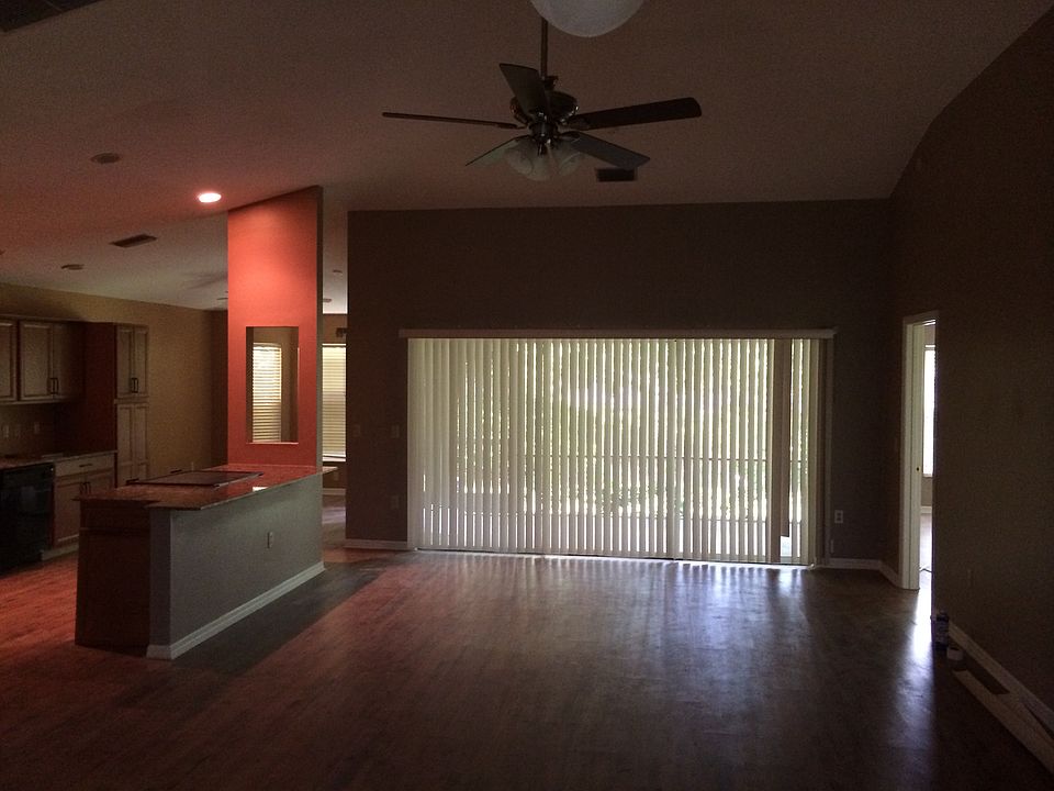OPEN FAMILY ROOM KITCHEN