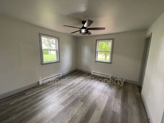 3rd image of 1382 Armstrong Valley Rd