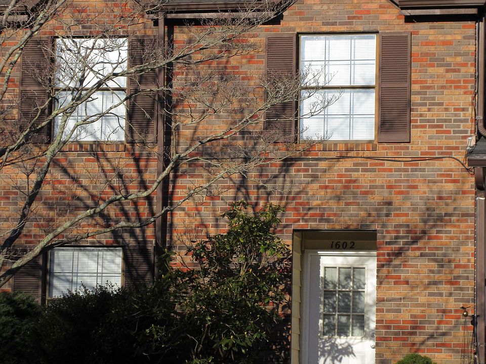 1st image of 1602 Herrin Dr #71