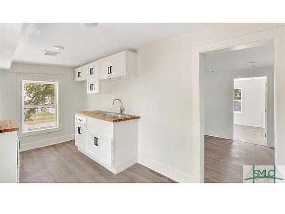4th image of 502 W 48th St Unit A