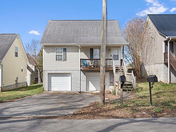 3rd image of 1614 Lee St SE